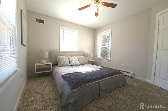 Building Photo - 425 W Broad St