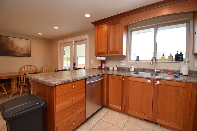 Building Photo - Updated 5 Bed West Valley Gem with Great Layout & Outdoor Living Space!!