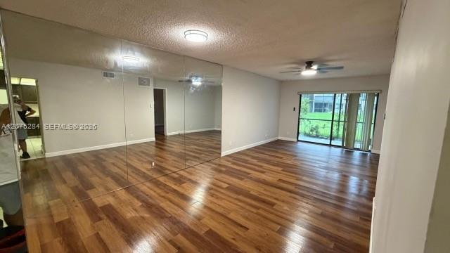 Building Photo - 3101 Oakland Shores Dr
