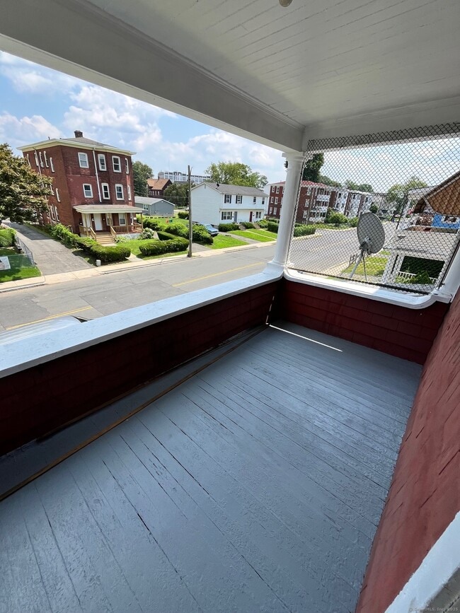 Building Photo - 67 Sisson Ave