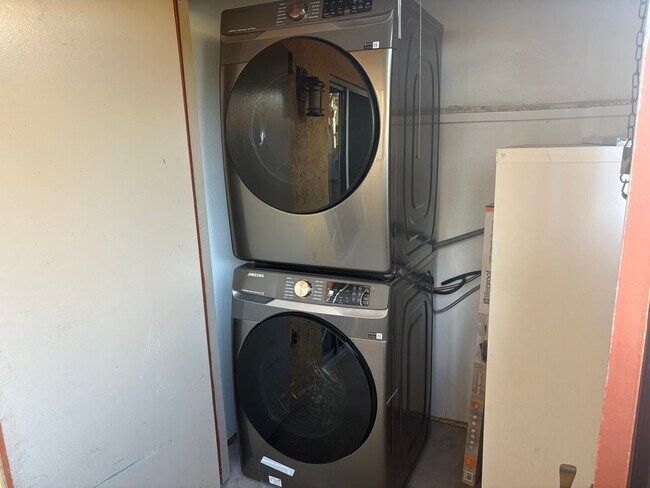 Building Photo - Charming 2 bedroom 2 bathroom Condo in Oceanside!