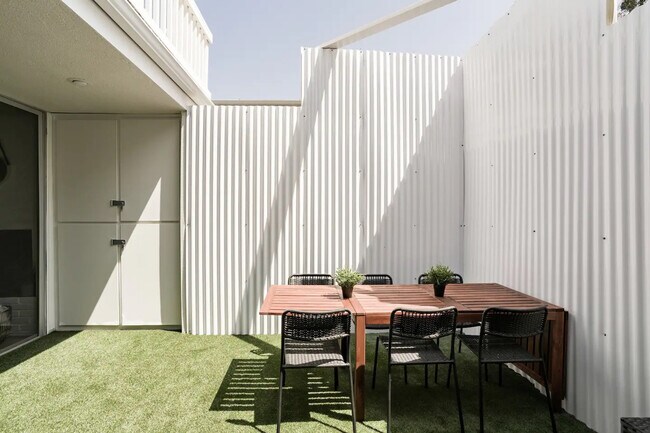 Building Photo - 1773 Torrance St