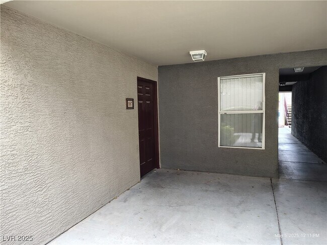 Primary Photo - 5055 W Hacienda Ave