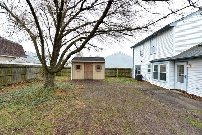 Building Photo - Gourmet Kitchen!