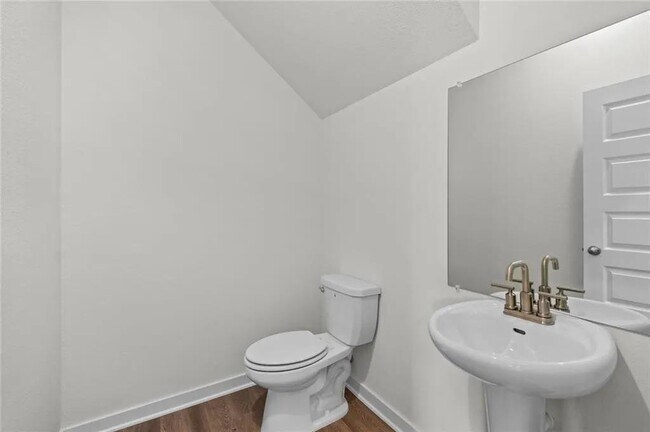 Building Photo - 283 S Neon Ave