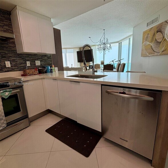 Building Photo - 150 Sunny Isles Blvd