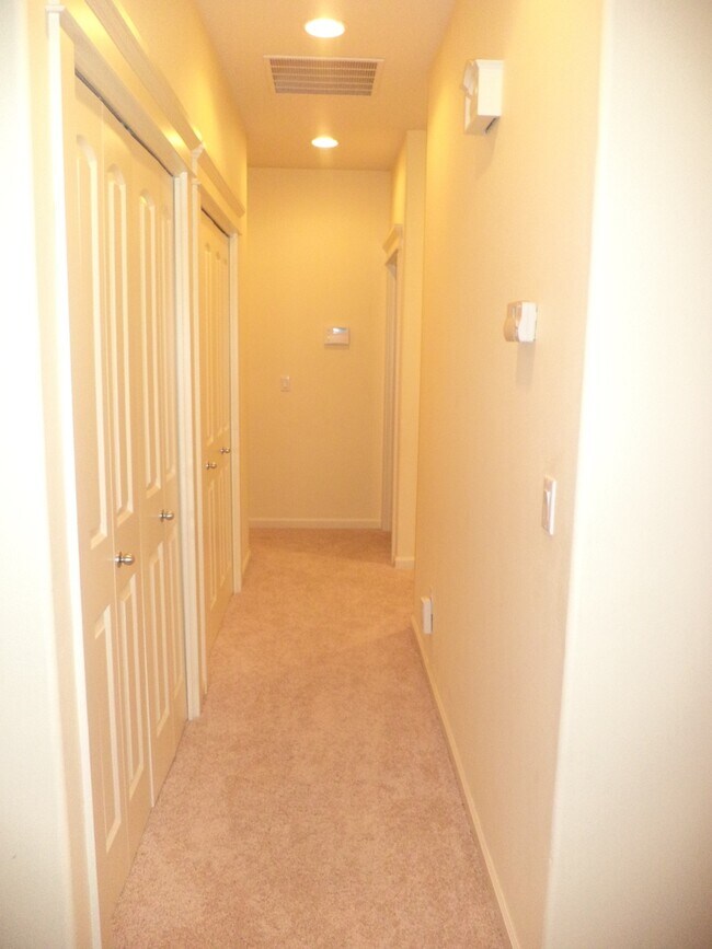 Building Photo - Ranch Home w/ Oversized Double Garage & Landscaping Included!