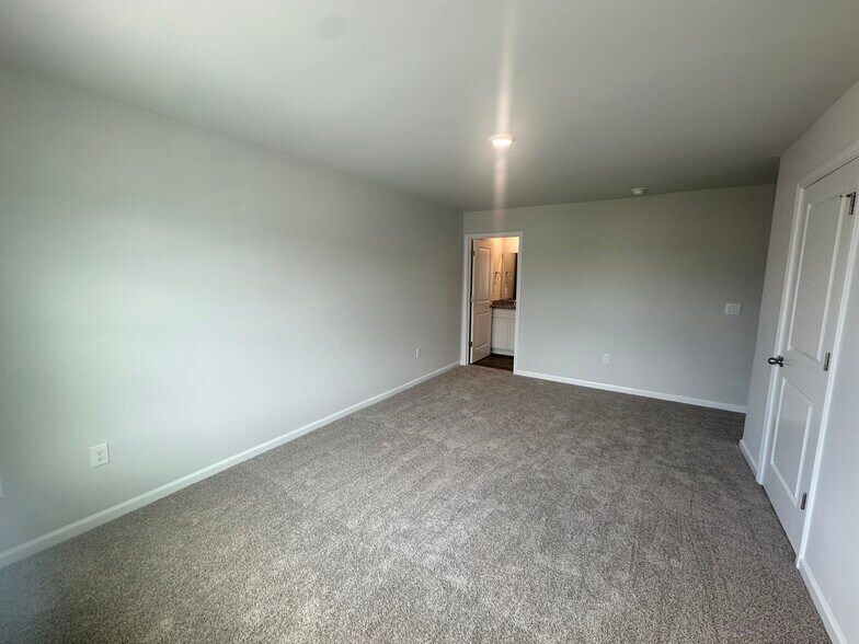 Master bedroom - 4162 High Glen Dr