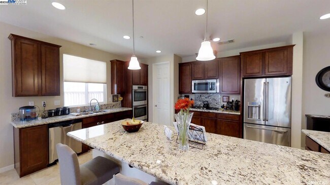 Primary Photo - 691 N Oliveto Dr