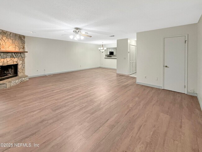 Building Photo - 10879 Cabbage Pond Ct