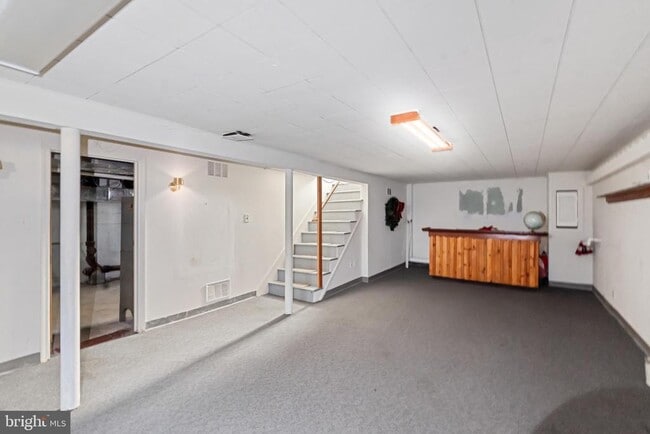 Building Photo - 1206 Sylvan Dr