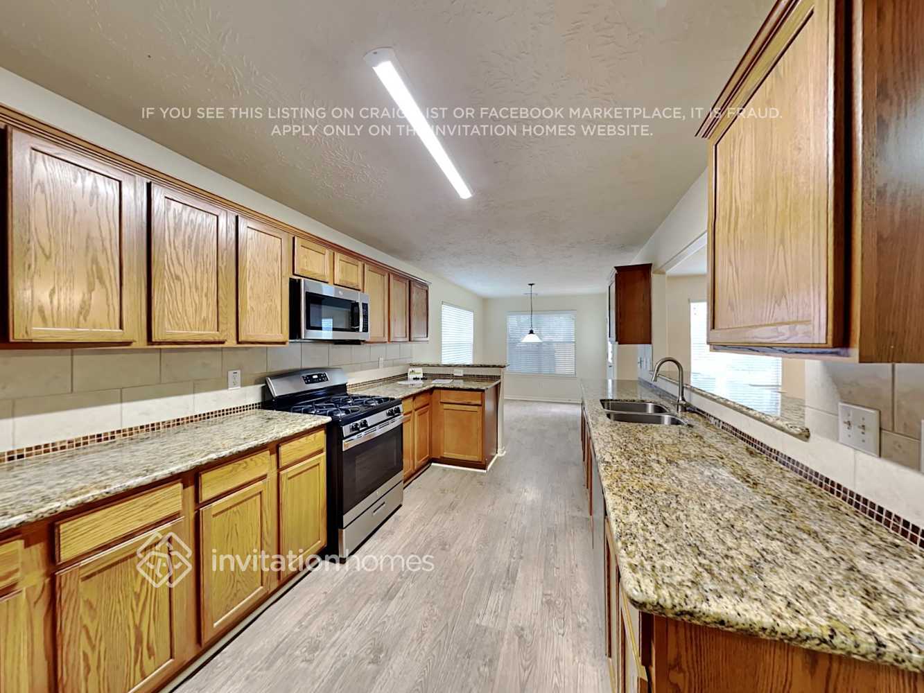 Building Photo - 8619 Discus Dr