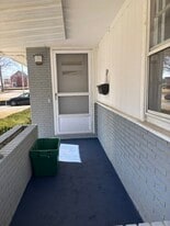 Building Photo - 11 Brierway Dr