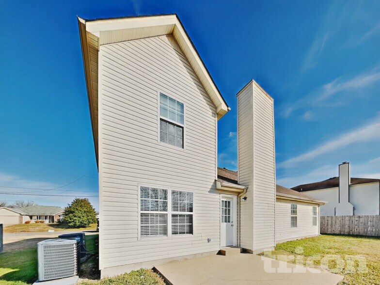 Building Photo - 673 Mable Dr