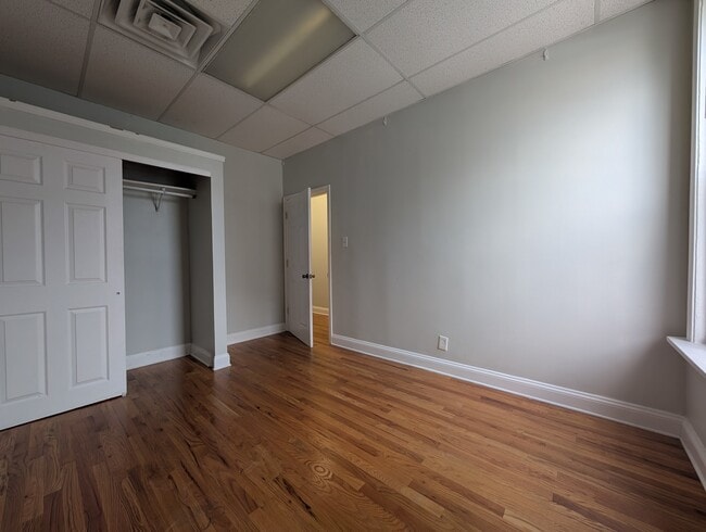 Building Photo - 4805 W Irving Park Rd
