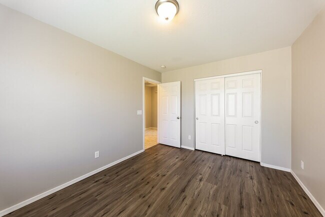 Building Photo - 1465 S 230th Dr