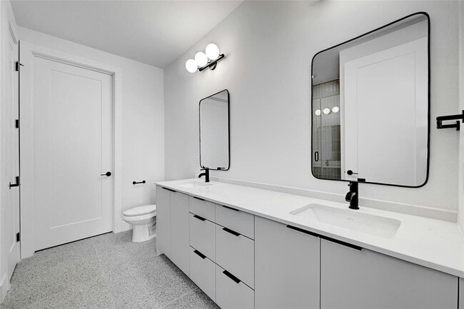 Building Photo - 1701 Simond Ave Ave