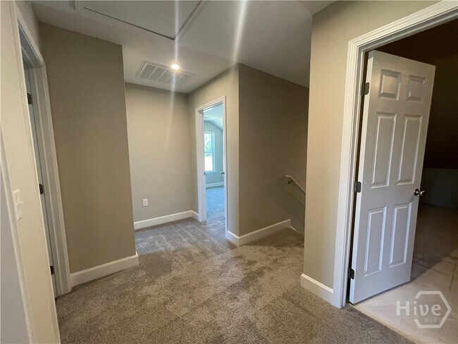 Building Photo - 219 HAISLEY RUN