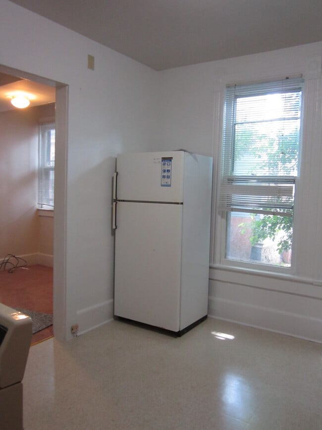 Building Photo - 124 Trinity Pl