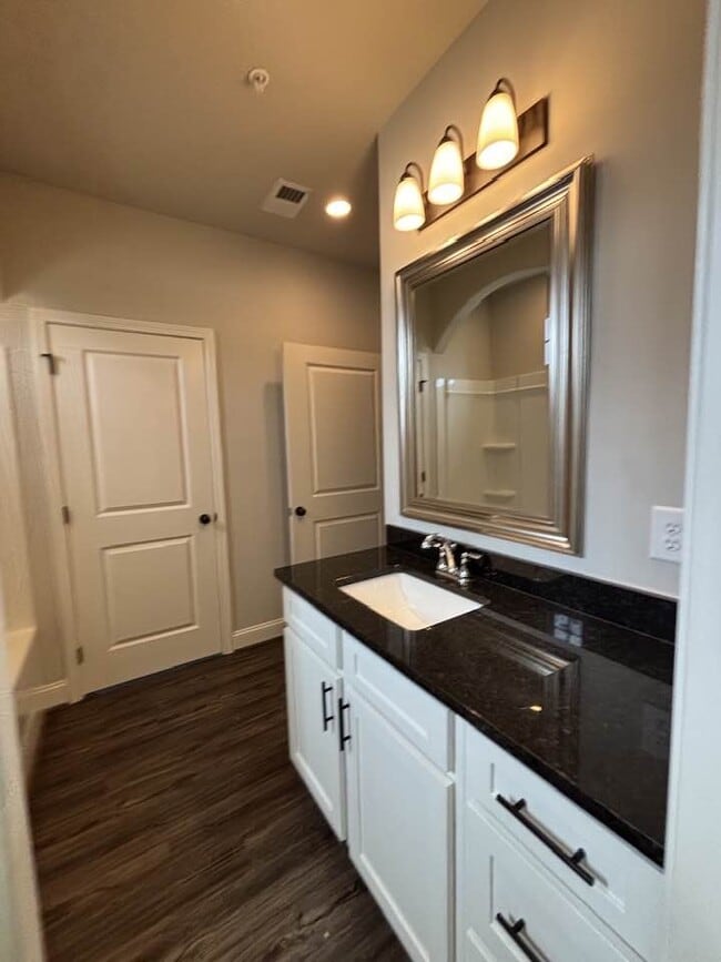 Building Photo - 4307 Lennox Ct