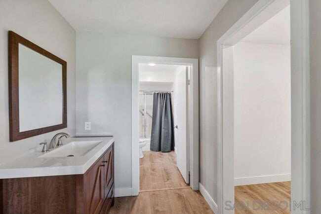 Building Photo - Gorgeous Upper Unit Condo in Fairway Knoll...