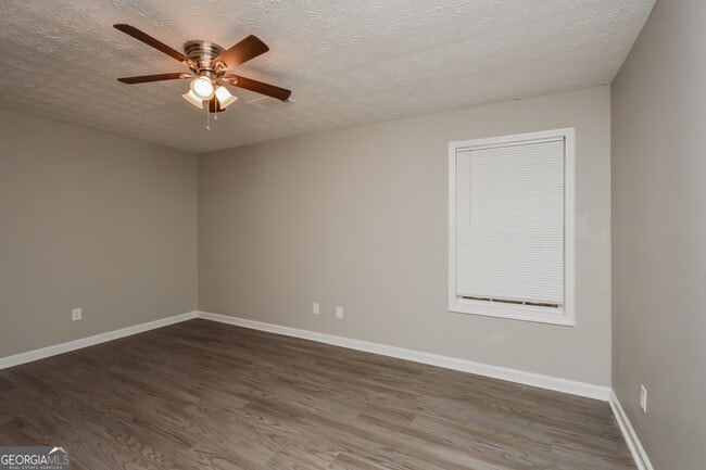 Building Photo - 614 Dove Cove