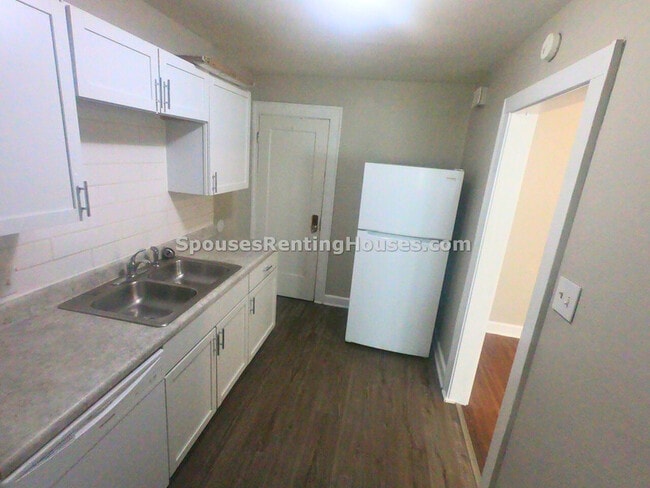 Building Photo - 377 S Emerson Ave