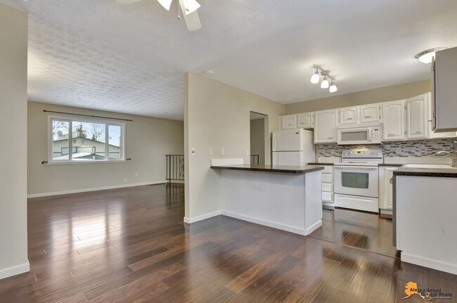 Building Photo - South Anchorage Townhouse for Rent