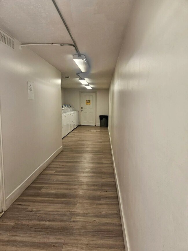 Building Photo - 2174 S 300 E