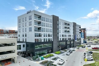 Building Photo - 360 32nd Ave W