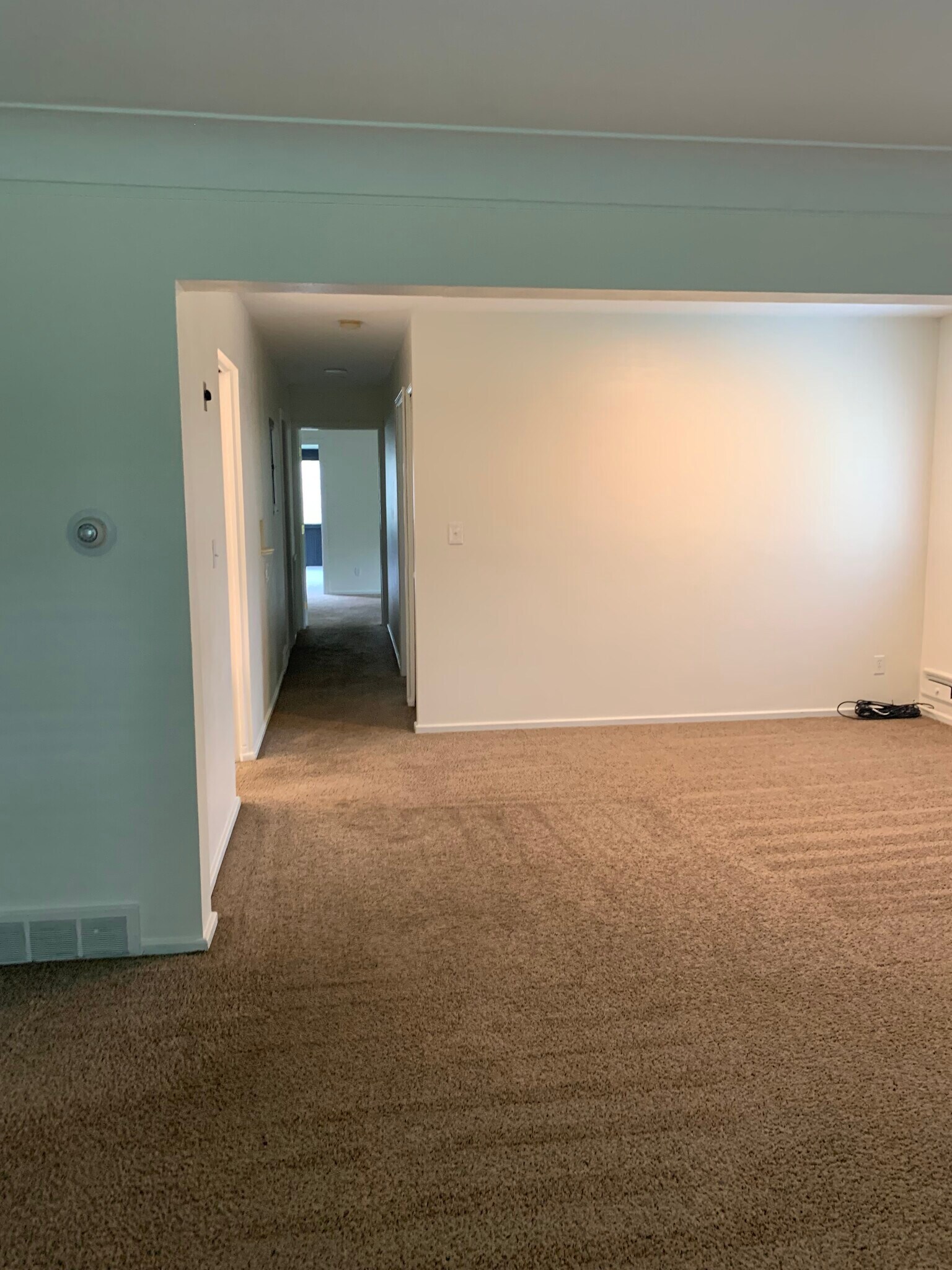 Building Photo - 2142 Collinway St