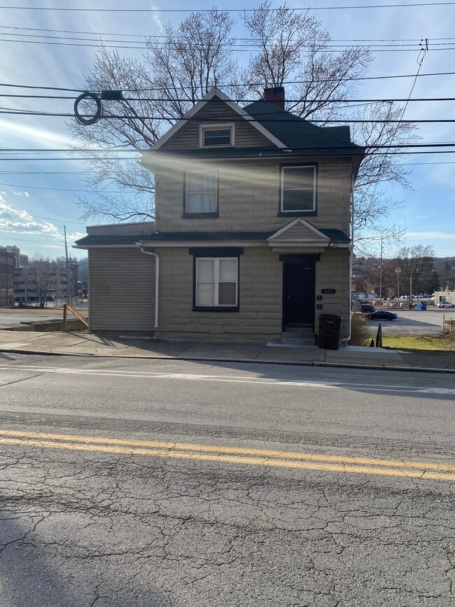 Building Photo - 131 N Sharpsville Ave