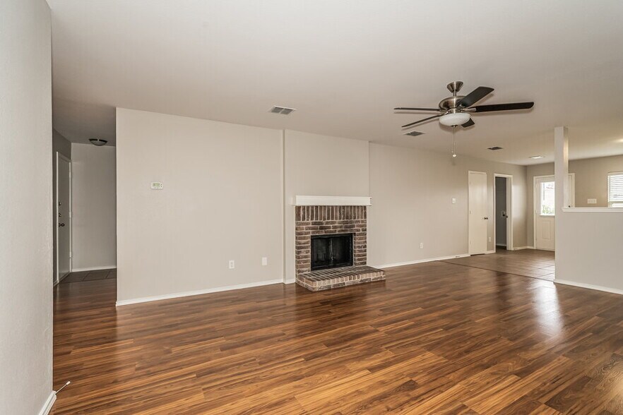 Building Photo - 1640 Diamond Lake Trail