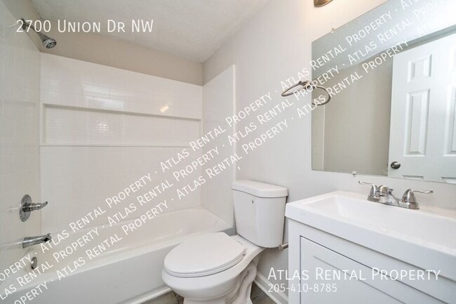 Building Photo - 2700 Union Dr NW