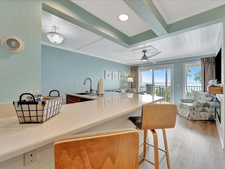 Building Photo - 2506 N Rocky Point Dr