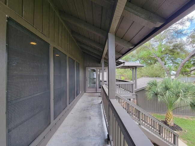 Building Photo - 18603 Point Lookout Dr