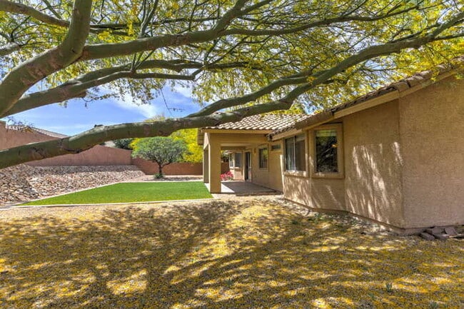 Building Photo - Madera Highlands