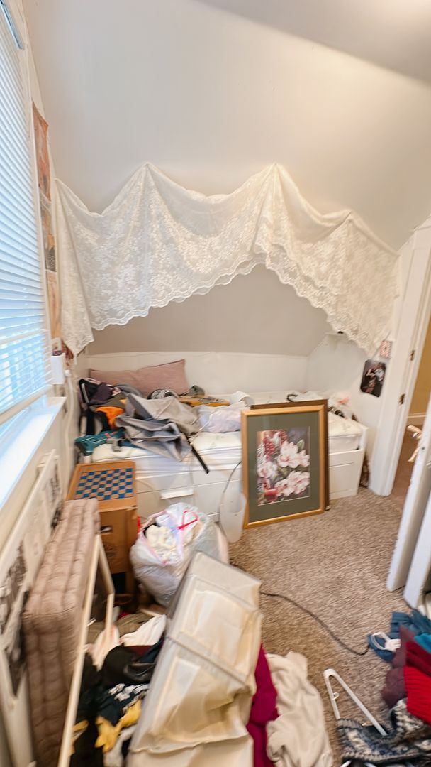 Building Photo - PRELEASE:  4+bdrm/1bath near WWU + Sehome Hill