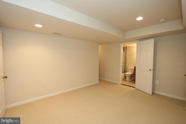 Building Photo - 10208 Sorrel Ave
