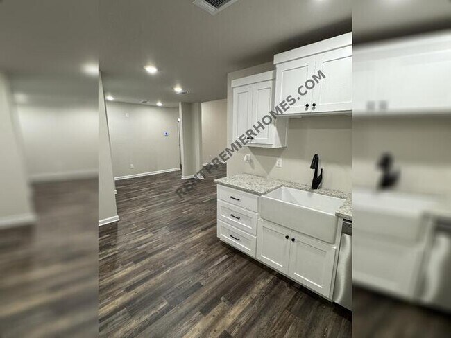 Building Photo - 18 Edward Dr