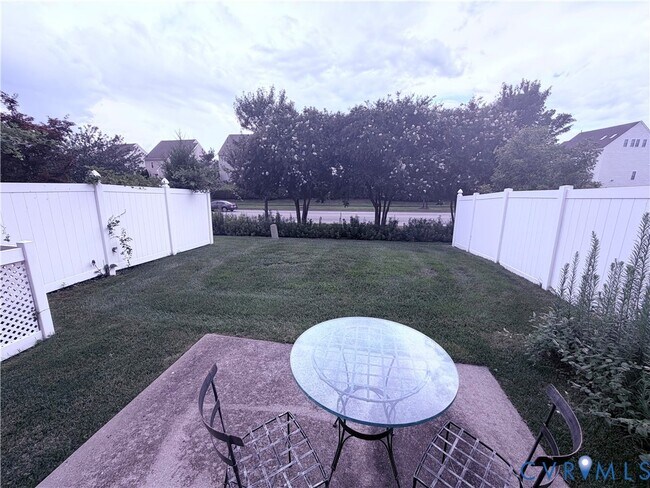 Building Photo - 936 Jamerson Ln