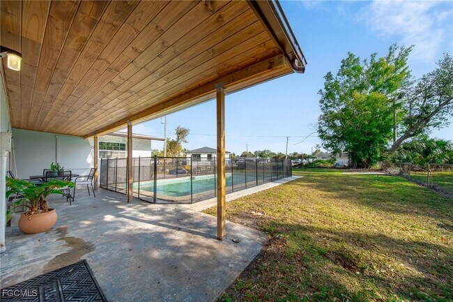 Building Photo - 3574 Seminole Ave