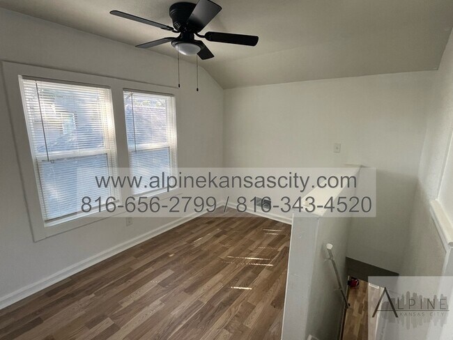 Building Photo - Updated NE Home, Garage, Section 8 OK! Fenced!