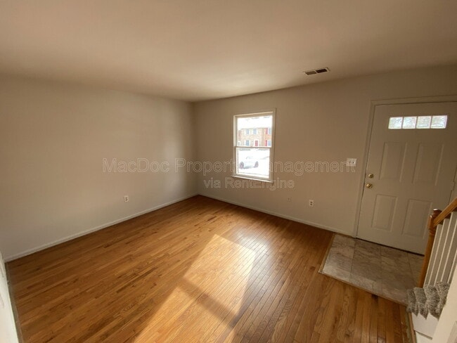 Building Photo - 212 Farrell Ln