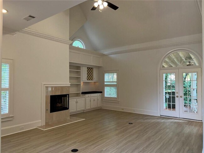 Building Photo - 4608 Chattahoochee Crossing SE