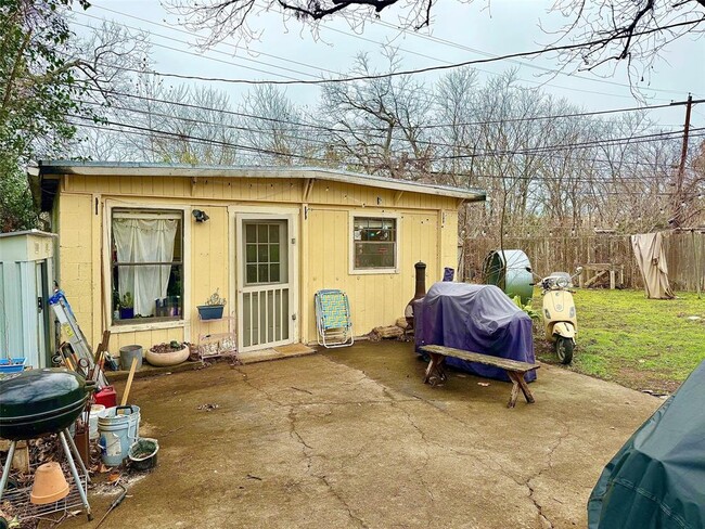 Building Photo - 5712 Chesterfield Ave