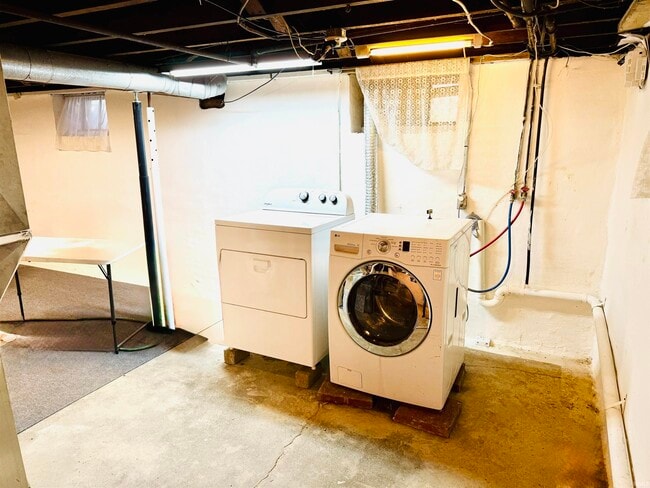 Building Photo - 4018 Webster St