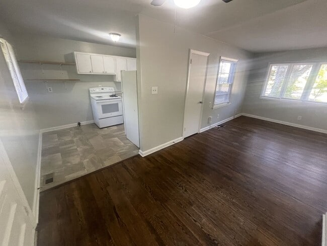 Building Photo - 2 bd 1 ba House