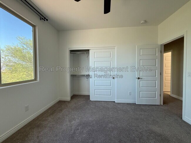 Building Photo - 5352 W Farmhand Dr