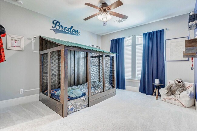 Building Photo - 5323 Lake Hill Farm Way